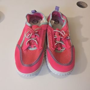 NWOT pink girls water shoes size 13/1